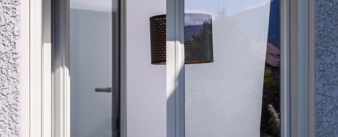 Fenetre volet electrique solaire